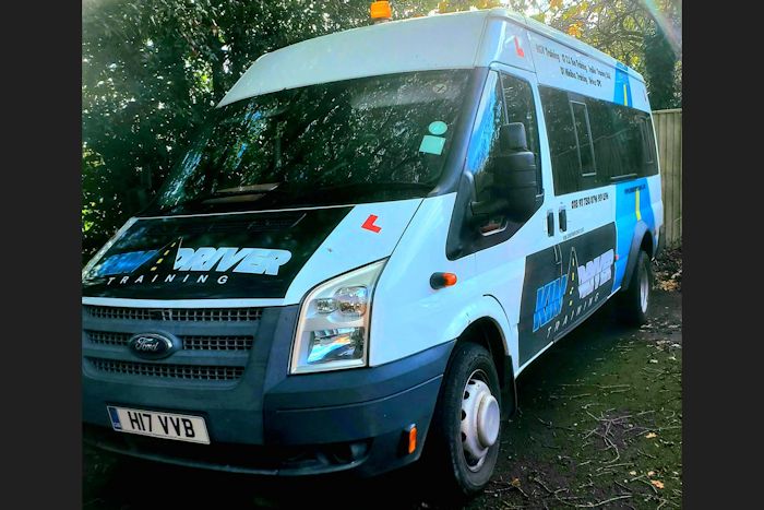 d1-small Minibus driving course