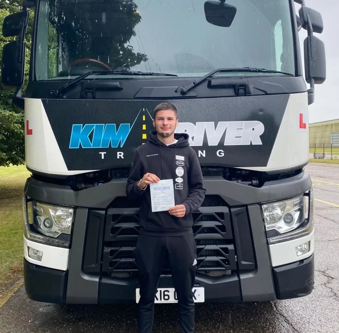 How to Become an HGV Driver in 2025